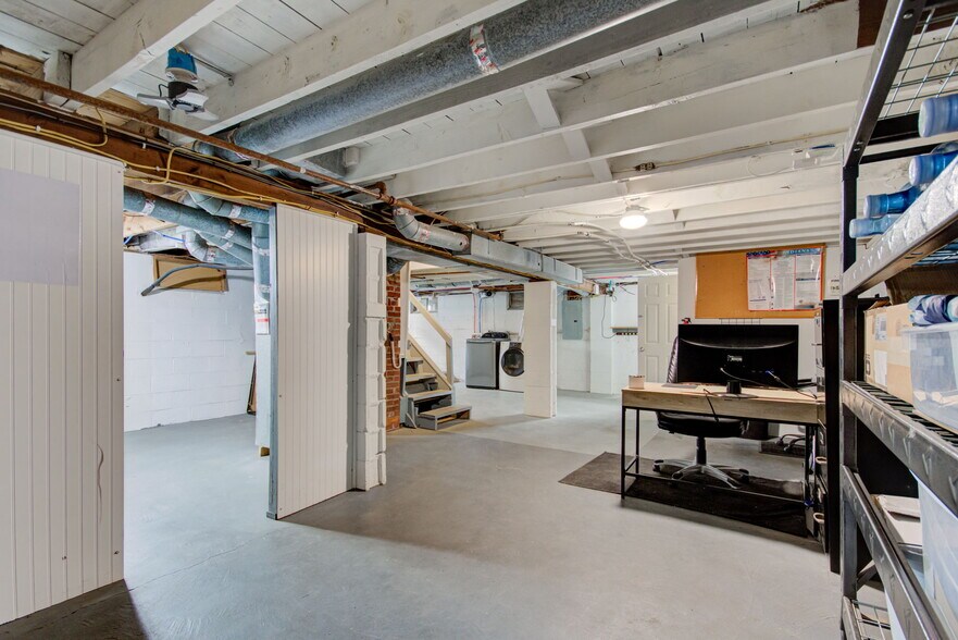 More Photos Of 4451 Old Allisonville Rd, Indianapolis Office For Sale