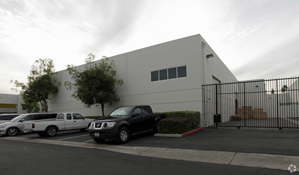 More Photos Of 13909 Magnolia Ave, Chino Warehouse For Lease