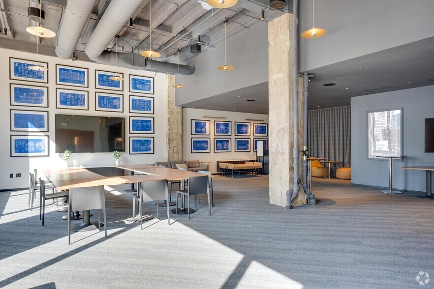 More Photos Of 222 Merchandise Mart Plz, Chicago Office For Lease