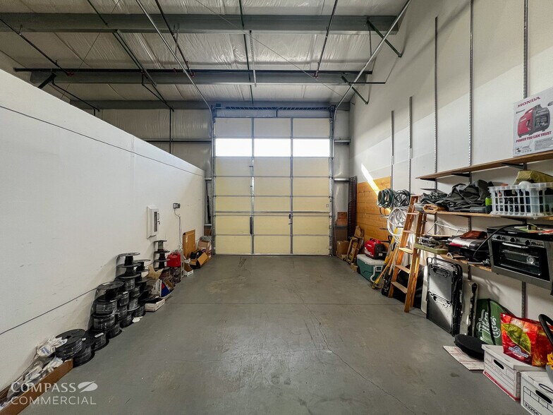 More Photos Of 20720 High Desert Ln, Bend Warehouse For Lease
