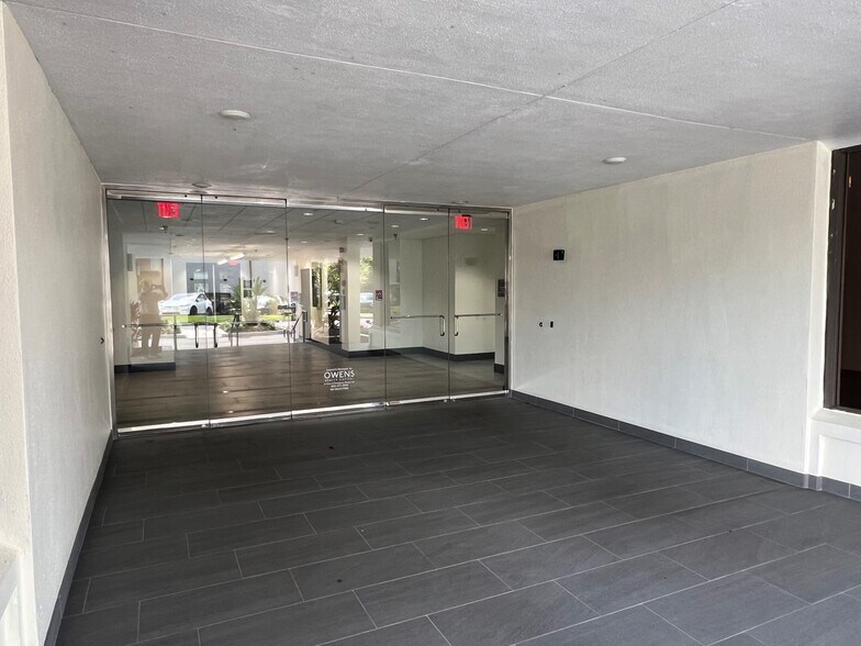 More Photos Of 2699 Lee Rd, Winter Park Office For Lease