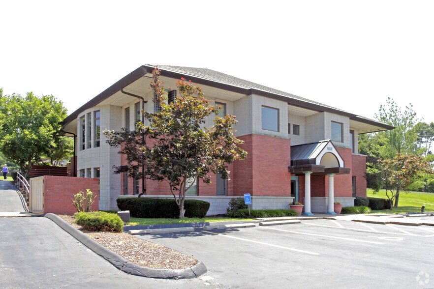 More Photos Of 303-307 Jungermann Rd, Saint Peters Medical For Lease