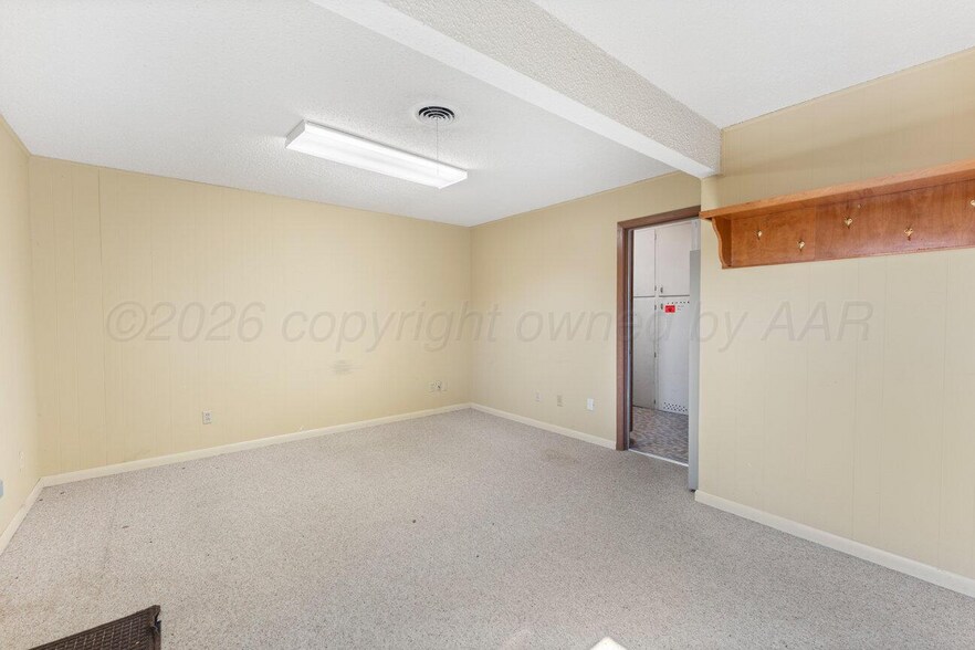 More Photos Of 206 S Bliss Ave, Dumas Office For Sale