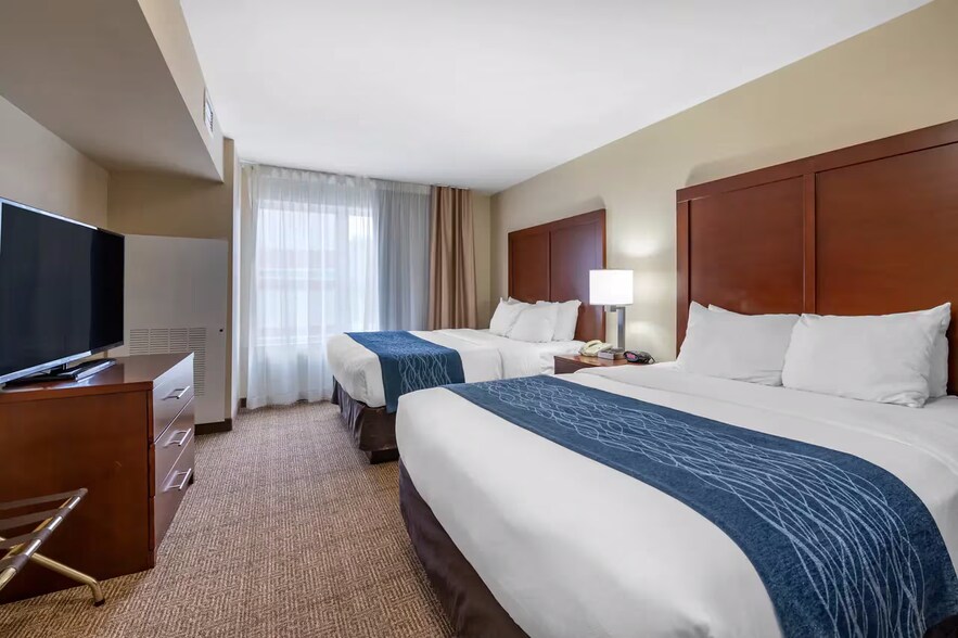 More Photos Of 10 Country Dr, Wilder Hotel For Sale