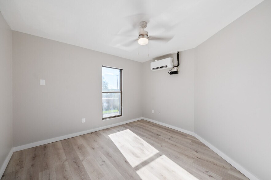 More Photos Of 2404 4th St, Cuyahoga Falls Office For Sale