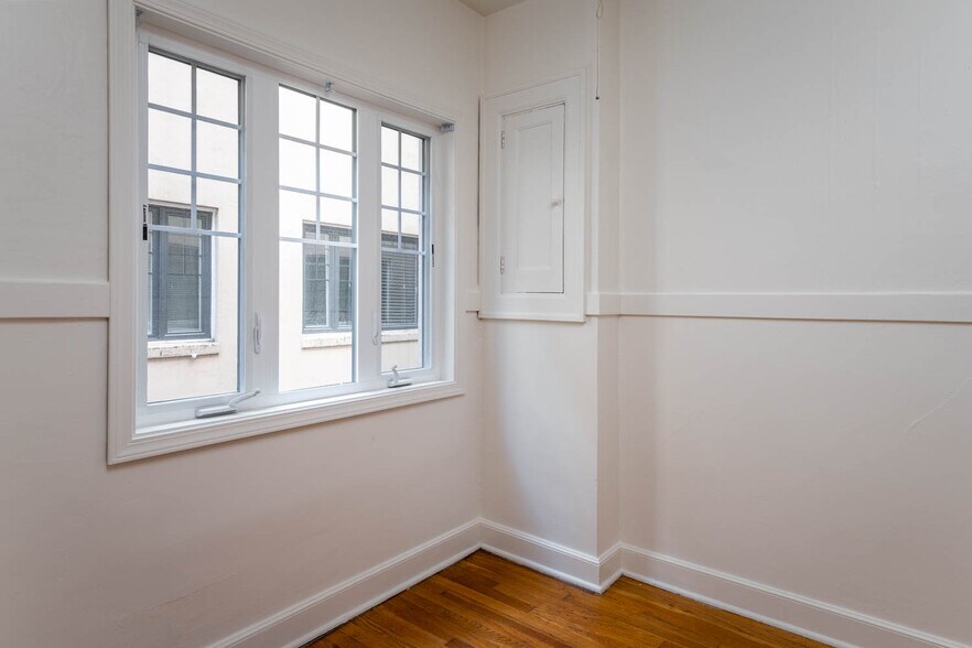 More Photos Of 911 SW 21st Ave, Portland Apartments For Sale