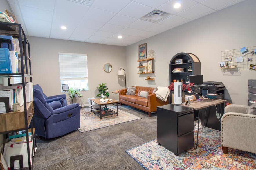 More Photos Of 5308 Parklane Pl, Kearney Office For Sale