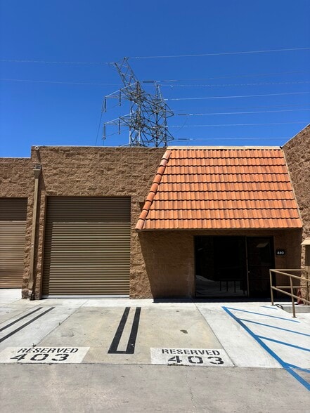 More Photos Of 18730 Oxnard St, Tarzana Warehouse For Lease