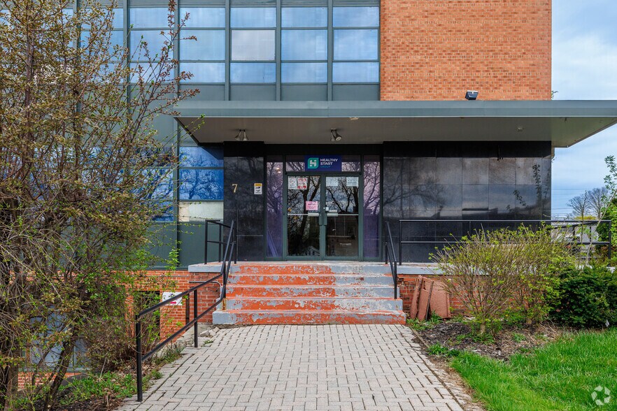 More Photos Of 731 James St, Syracuse Office Residential For Lease