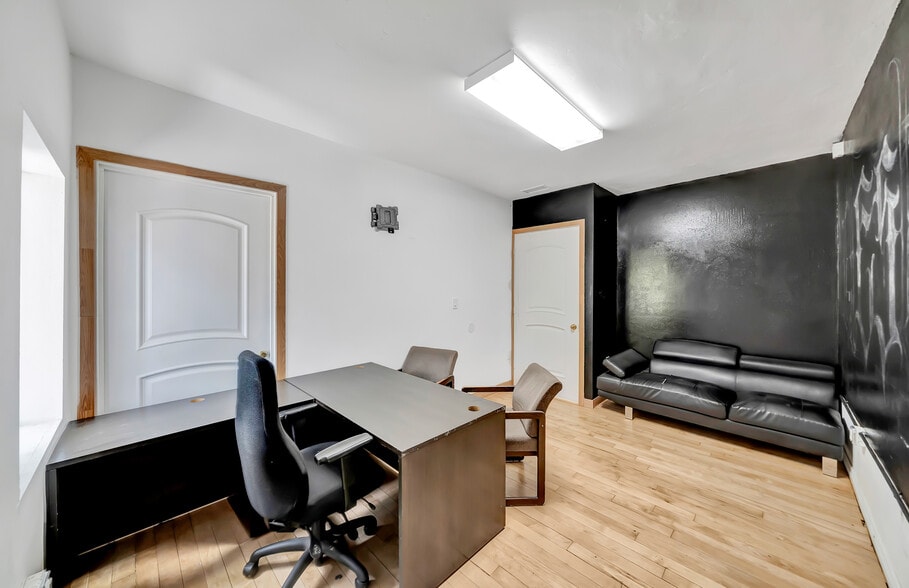 More Photos Of 830 S Main St, Santa Ana Freestanding For Sale