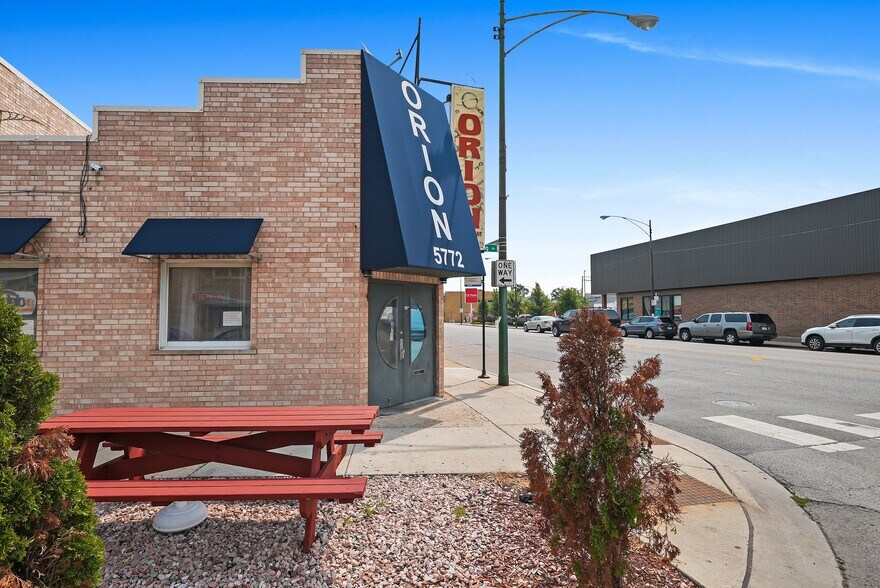 More Photos Of 5772 S Archer Ave, Chicago General Retail For Sale