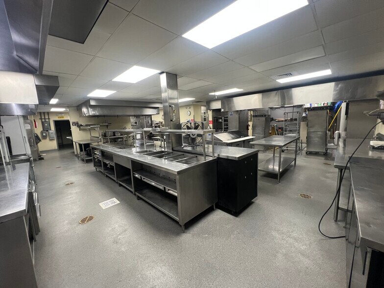 More Photos Of 2255 NW 87th Ave, Miami Restaurant For Lease