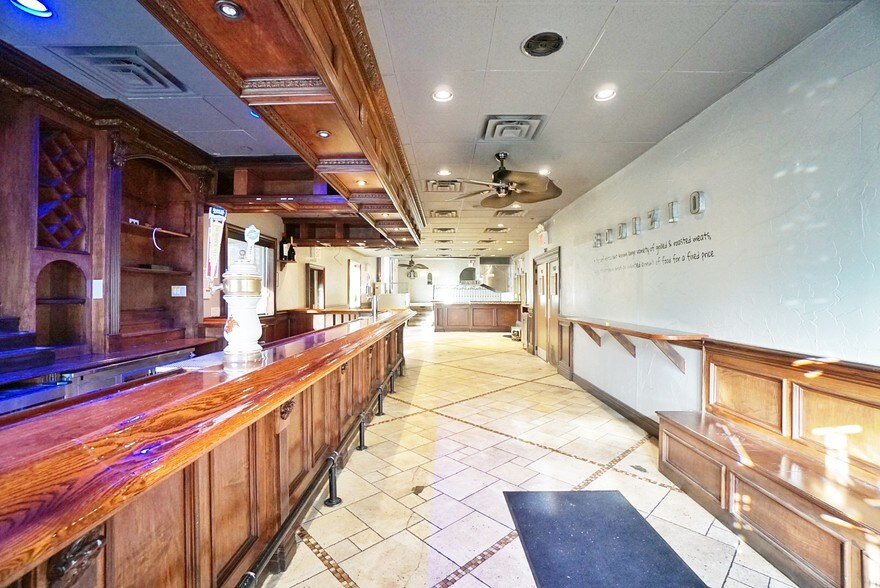 More Photos Of 35 Androvette St, Staten Island Storefront Retail Residential For Lease