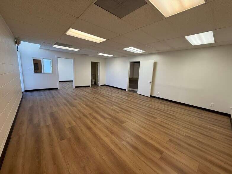 More Photos Of 8611 Canoga Ave, Canoga Park Warehouse For Lease