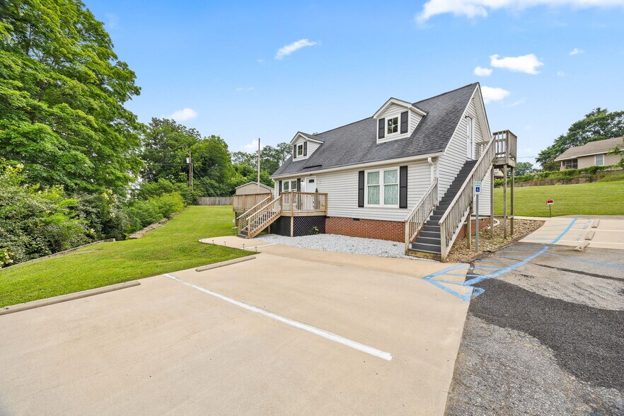 More Photos Of 275 E Henry St, Spartanburg Office Residential For Sale