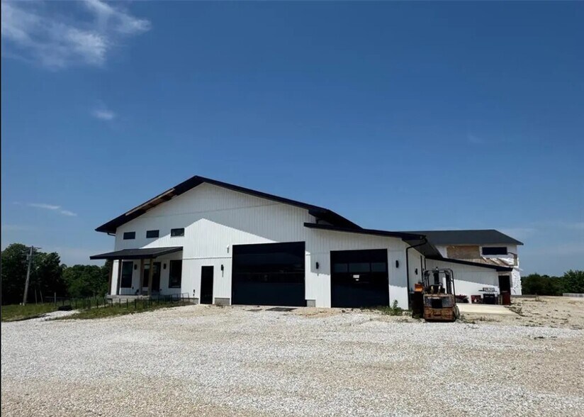 Primary Photo Of 19199 Quarry Rd, Warrenton Service For Sale