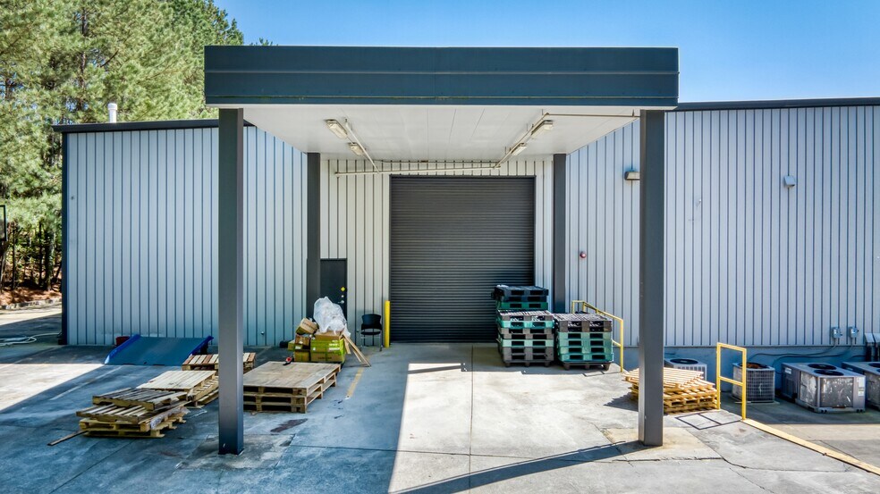 More Photos Of 3050 Matlock Dr, Kennesaw Light Manufacturing For Sale