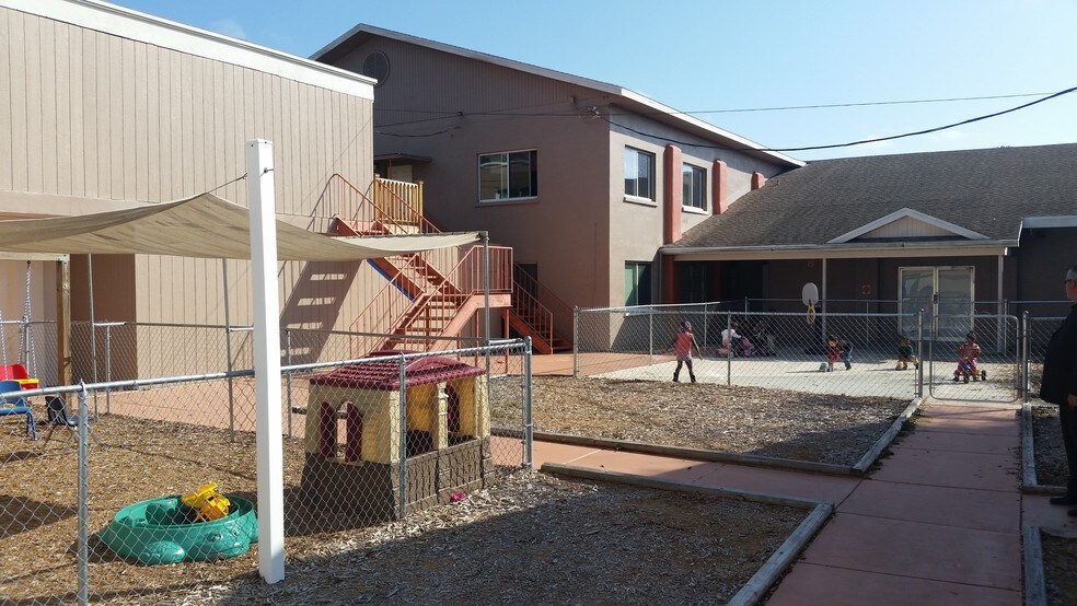 More Photos Of 833 Wyatt St, Clearwater Religious Facility For Sale