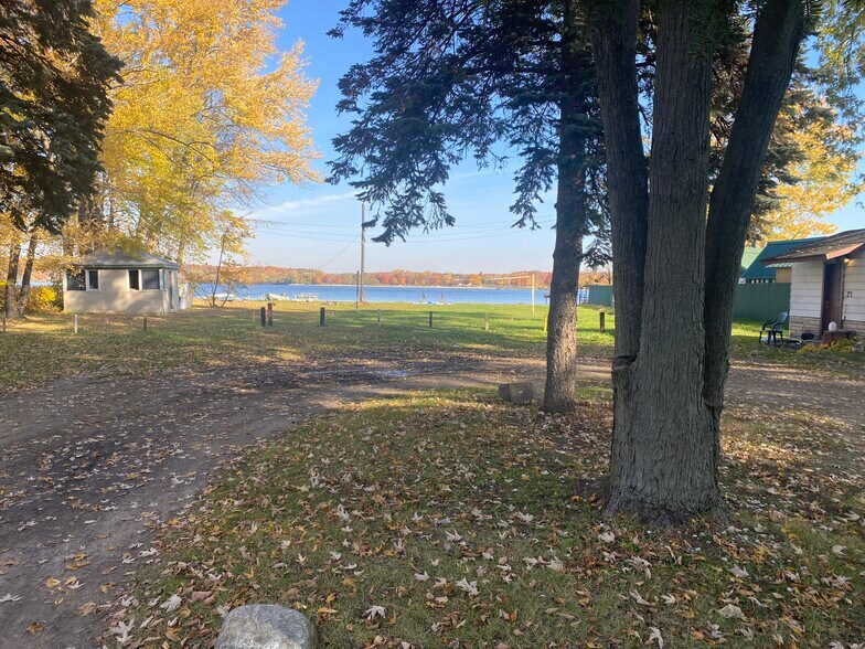 More Photos Of 8230 Highland Rd, White Lake Hotel For Sale