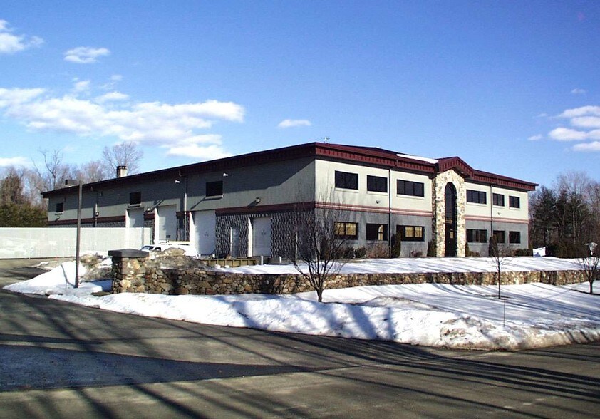 More Photos Of 119 Hawley Rd, Oxford Warehouse For Lease