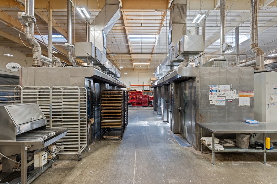 More Photos Of 2614-2616 Temple Heights Dr, Oceanside Warehouse For Sale