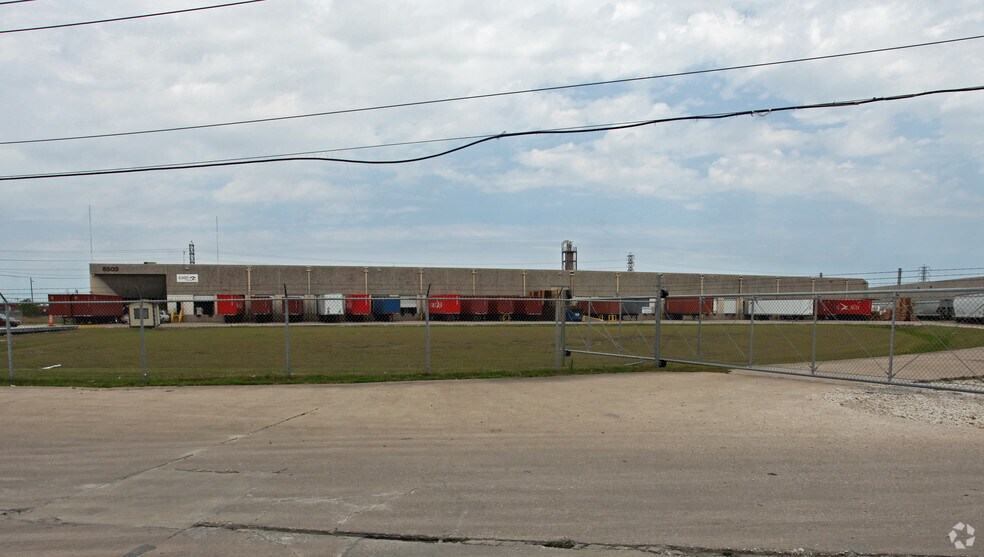 More Photos Of 8705 Citypark Loop, Houston Unknown For Lease