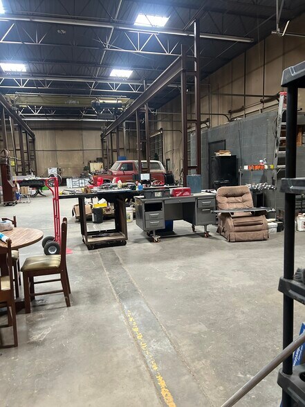 More Photos Of 308 E Louisiana Ave, Midland Light Manufacturing For Sale