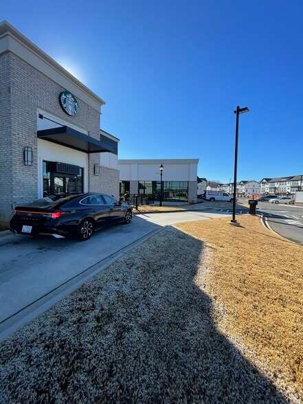 More Photos Of 3021 Stelfox St, Charlotte General Retail For Lease