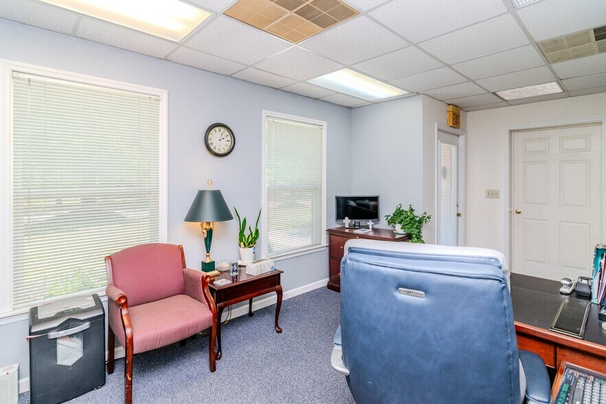 More Photos Of 100-102 Consumer Ln, Frankfort Office For Sale