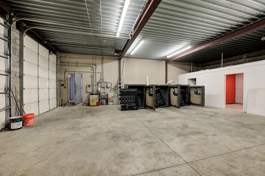 More Photos Of 1829 W Main St, Norman Freestanding For Sale