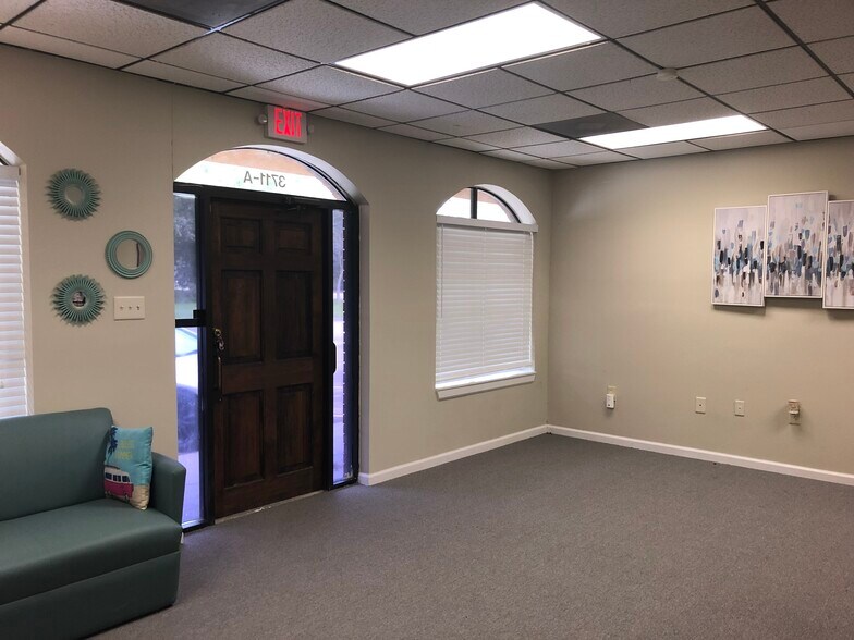 More Photos Of 3707 Fatta Dr, Dickinson Medical For Lease