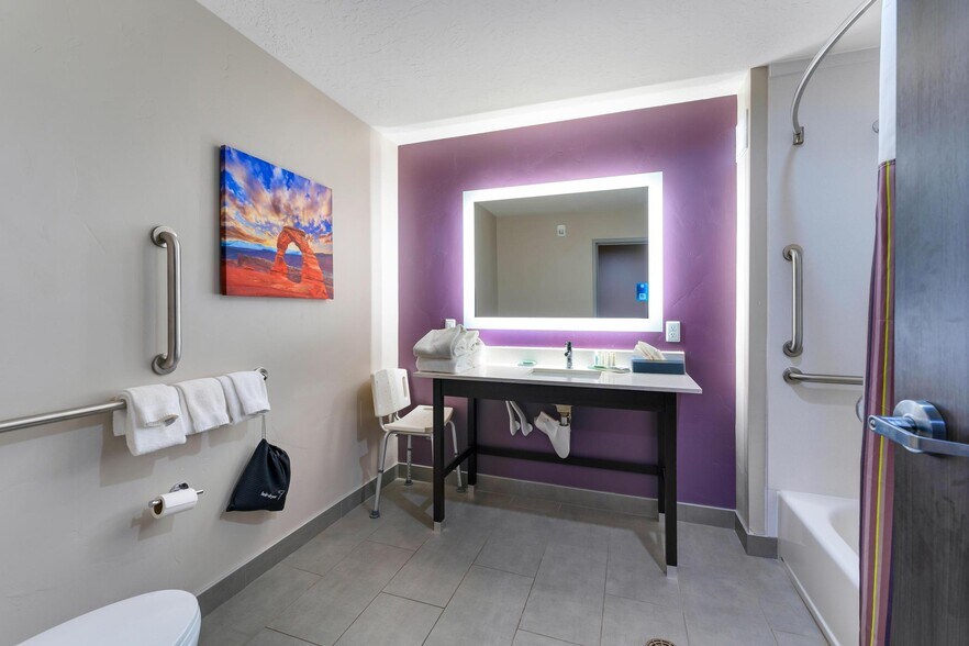 More Photos Of 465 S 100 E, Kanab Hospitality For Sale