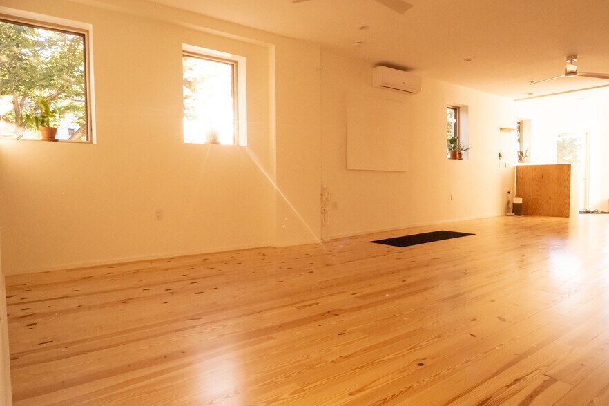 More Photos Of 424 Van Brunt St, Brooklyn Storefront Retail Residential For Lease