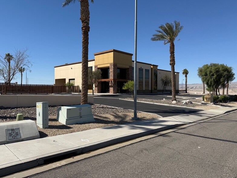 More Photos Of 2540 Landon Dr, Bullhead City Industrial For Sale