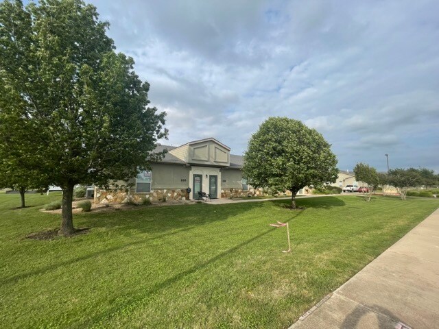 More Photos Of 101 W Cooperative Way, Georgetown Unknown For Lease