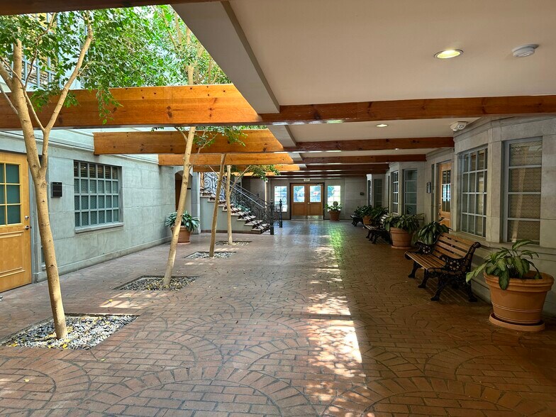More Photos Of 1554 S Sepulveda Blvd, Los Angeles Office For Lease