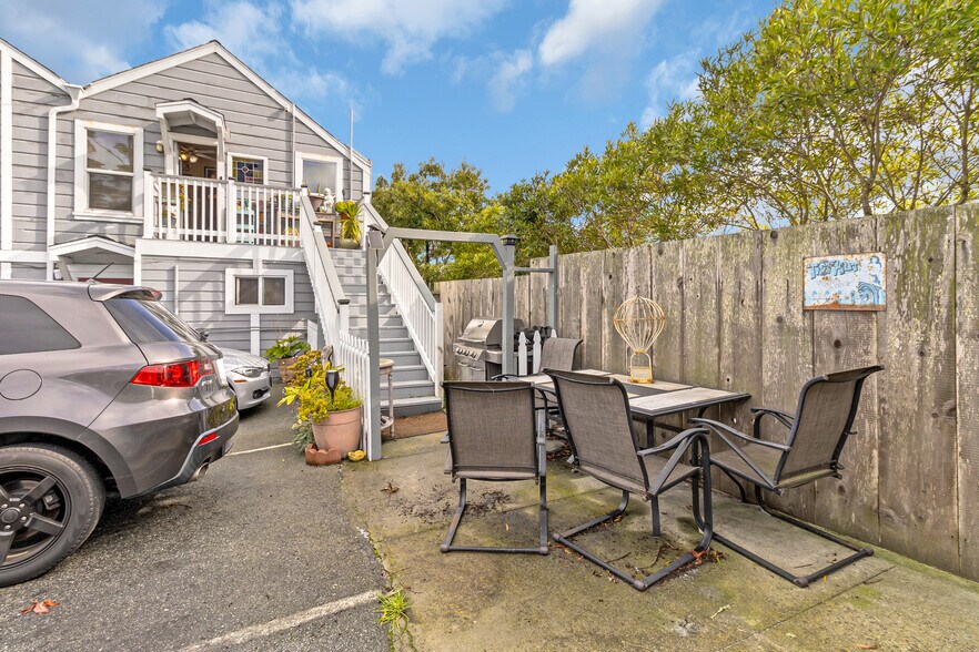 More Photos Of 883 Lighthouse Ave, Monterey General Retail For Sale