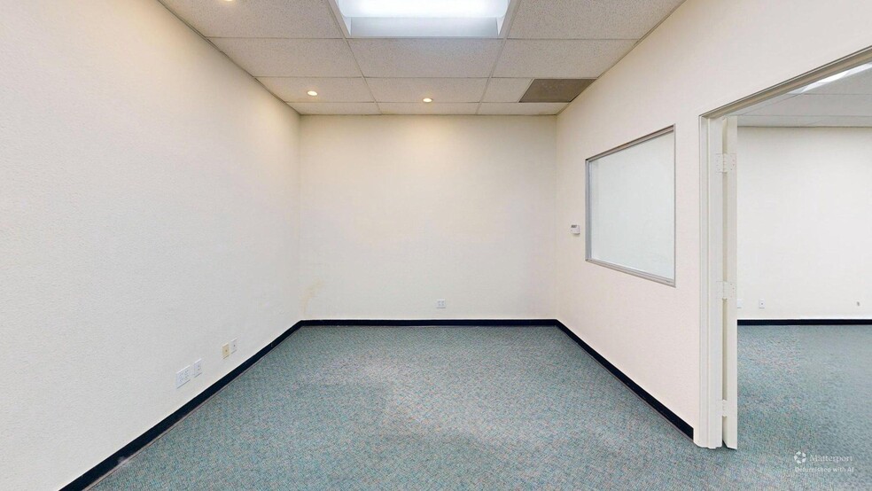 More Photos Of 2718 S Robertson Blvd, Los Angeles Service For Sale