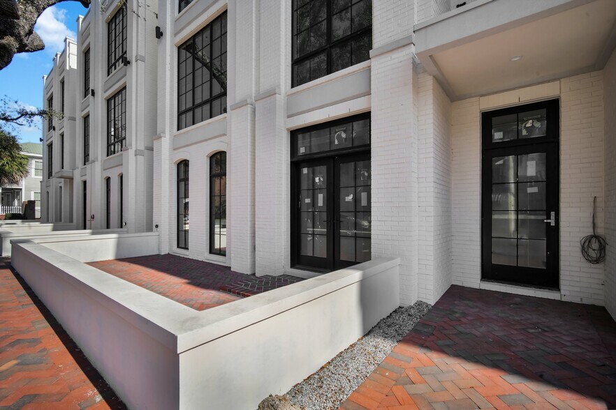More Photos Of Habersham and 37th Street, Savannah Apartments For Lease