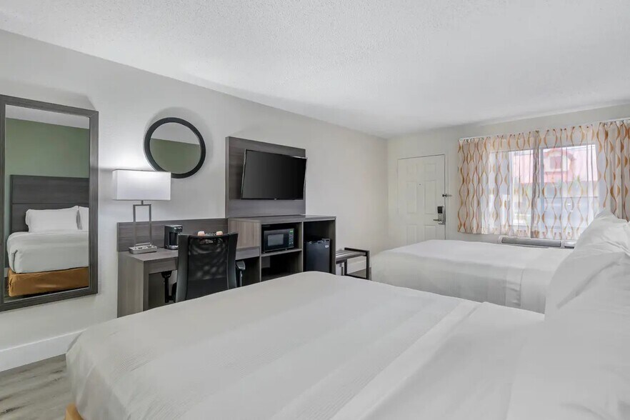 More Photos Of 11639 E Colonial Dr, Orlando Hotel For Sale