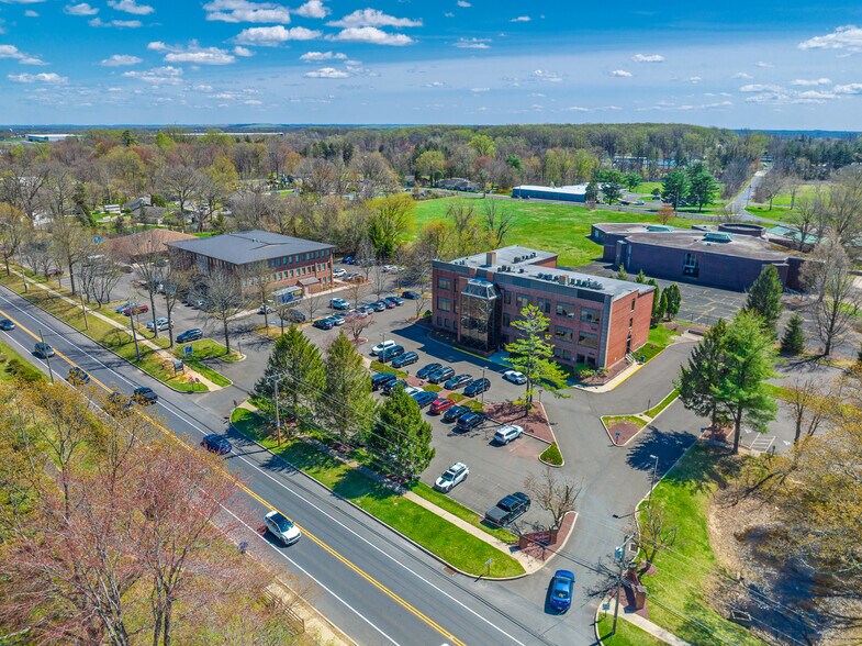 More Photos Of 340 E Maple Ave, Langhorne Office For Lease