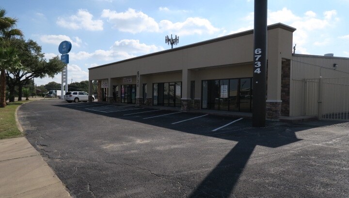 More Photos Of 6734 Larkwood Dr, Houston Freestanding For Lease