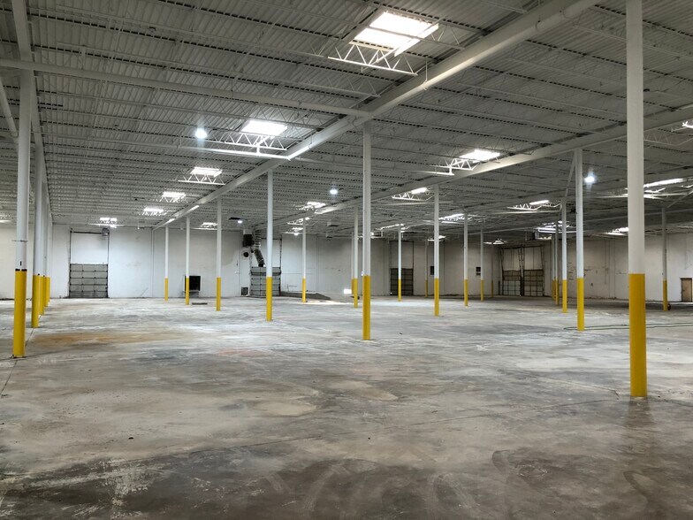 More Photos Of 2830 Produce Row, Houston Manufacturing For Lease