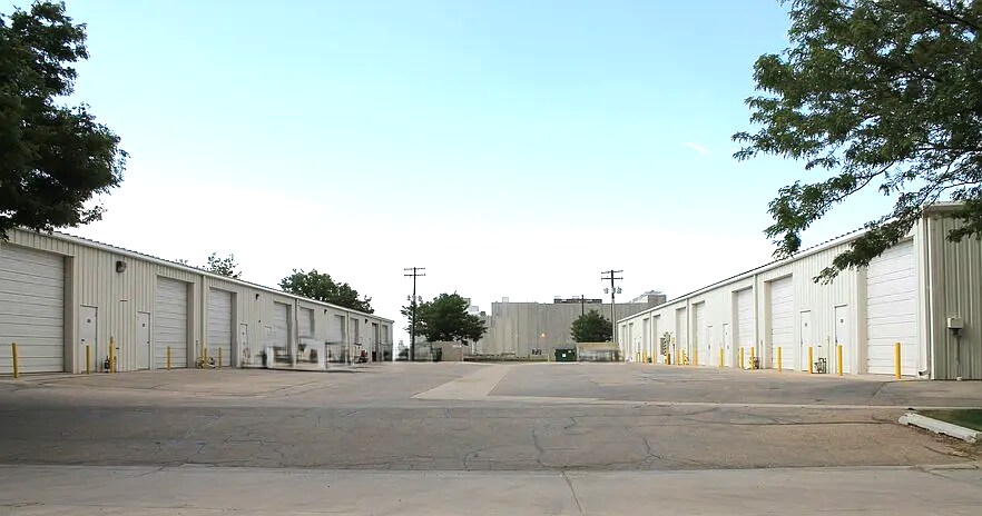 More Photos Of 300 E 16th St, Greeley Warehouse For Lease