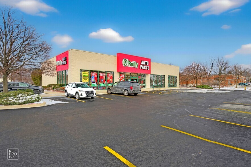 More Photos Of 255 W Roosevelt Rd, West Chicago Freestanding For Sale