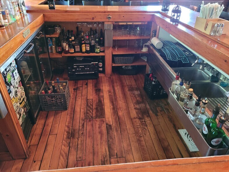 More Photos Of 26 Depot Ave, Windsor Restaurant For Sale