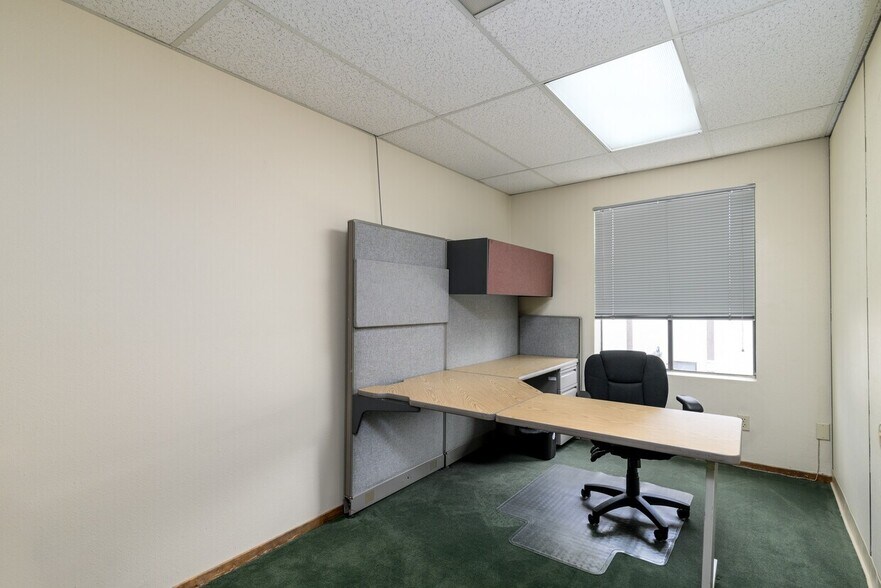 More Photos Of 501 W Channel Islands Blvd, Port Hueneme Loft Creative Space For Sale