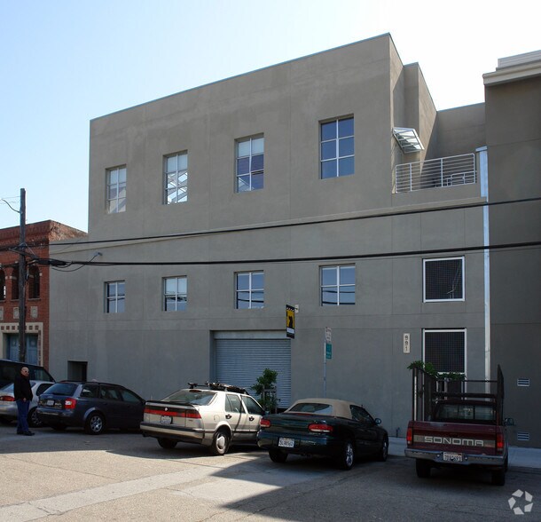 Primary Photo Of 991 Tennessee St, San Francisco Manufacturing For Sale