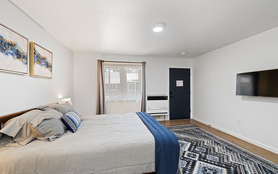 More Photos Of 3918 Pioneer Trl, South Lake Tahoe Hotel For Sale