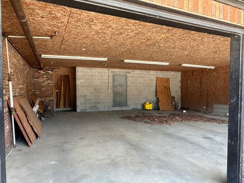 More Photos Of 131 S Varnell Rd, Tunnel Hill Distribution For Sale